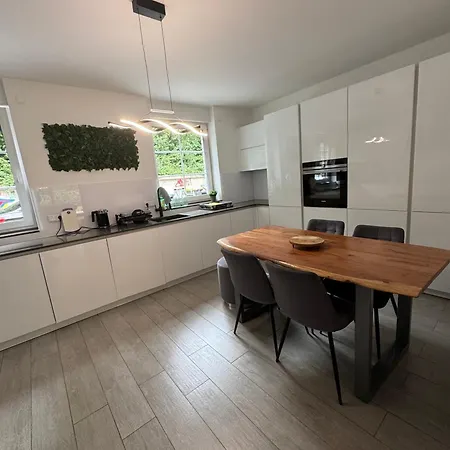 Haus Mit Parkplatz Am Schloss Horst E02