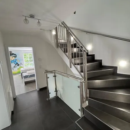 Haus Mit Parkplatz Am Schloss Horst E02 Tatil Evi Essen