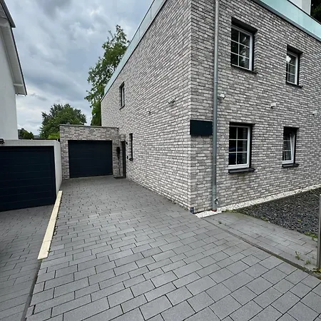 Holiday home Haus Mit Parkplatz Am Schloss Horst E02